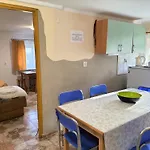 Homestay Maja - *